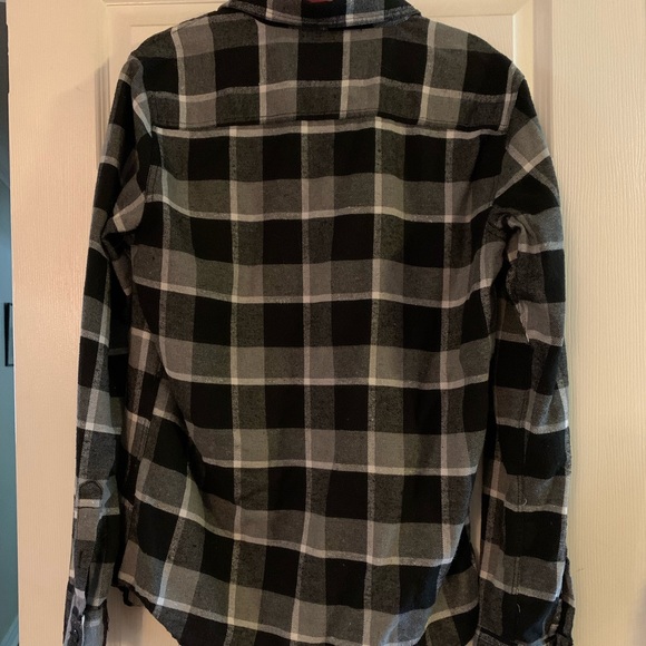 Warm and cozy black plaid shirt - Picture 4 of 6